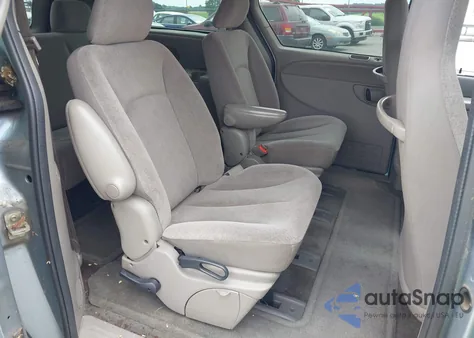 2003 Chrysler Town & Country из США, поврежденный, VIN 2C4GP24333R269162